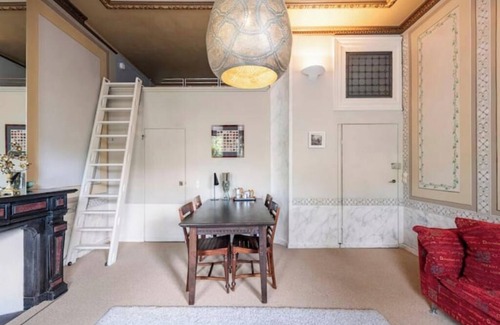 De Weteringschans Apartment | Beautiful & Well-located Canalhouse
