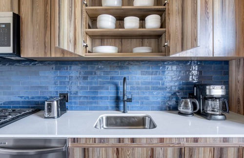 Near West Side Apartment | Beautiful West Loop Jr 1BR w/Gym, near Fulton Market, by Blueground