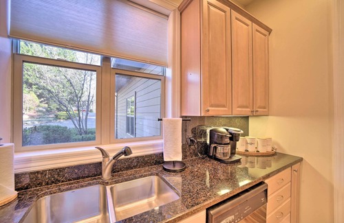 Whittier Condo | Beautiful Whittier Condo w/Deck + Mtn Views!