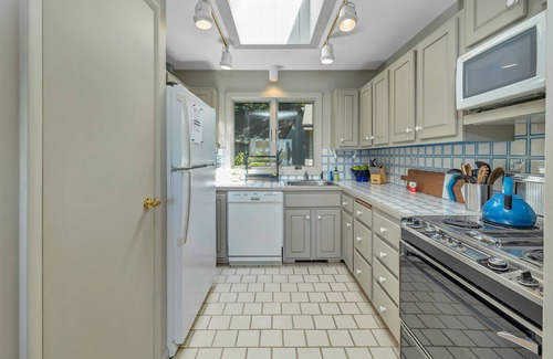 Moultonborough House | Beautiful Winnipesaukee Adorable Cottage and Bunkhouse for 10 Lovely Sunsets