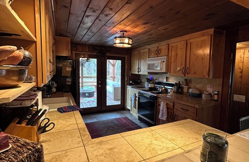 Allenspark Cabin | Beautiful Year Round - Creekside Cabin - Near RMNP - Dog Friendly