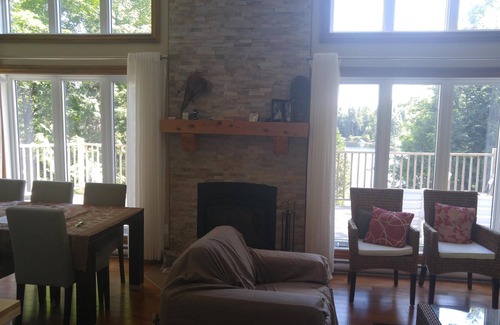 Wentworth-Nord Hotel | Beautiful zen chalet on the water
