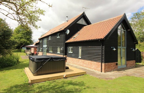 Stowmarket House | Beautifully Converted 16th Century Barn In The Heart Of Suffolk