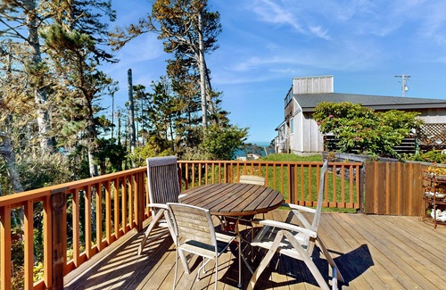 Gualala House | Beautifully Crafted Ocean View Home w/Fireplace & WiFi - Walk to Town/Beach