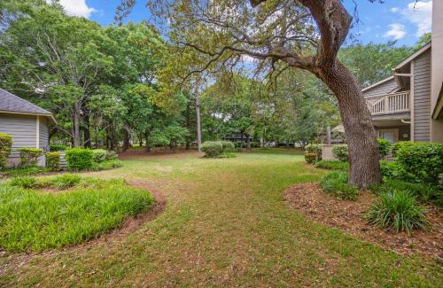 Arcadian Shores Apartment | Beautifully Decorated 2 BR Villa located in exclusive gated community, Sleeps 8!