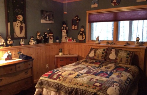 Hayward House | Beautifully Decorated, Clean Lake home. Surrounded by nature but close to town!