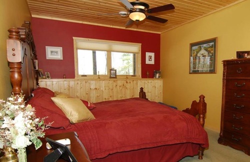 Hayward House | Beautifully Decorated, Clean Lake home. Surrounded by nature but close to town!