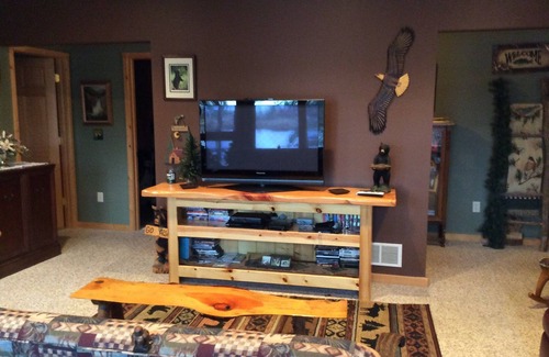 Hayward House | Beautifully Decorated, Clean Lake home. Surrounded by nature but close to town!