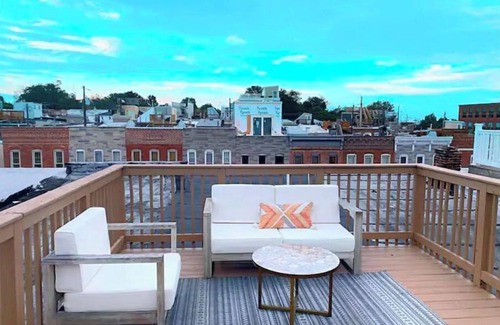 South Baltimore House | Beautifully decorated Federal Hill home w/rooftop