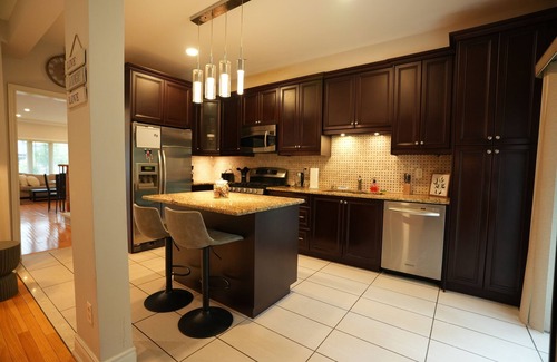 Richmond Hill House | Beautifully Designed Fully Furnished Home In Richmond Hill