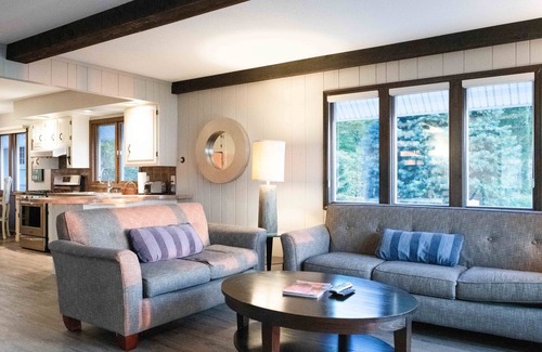 Holland Cottage | Beautifully Designed Cottage with Private Beach and Fabulous Views