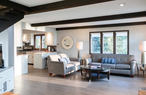 Holland Cottage | Beautifully Designed Cottage with Private Beach and Fabulous Views