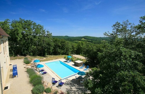 Martel Villa | Beautifully Finished House, Modern Interiors, Private Heated Pool & Fabulous Location near Martel!
