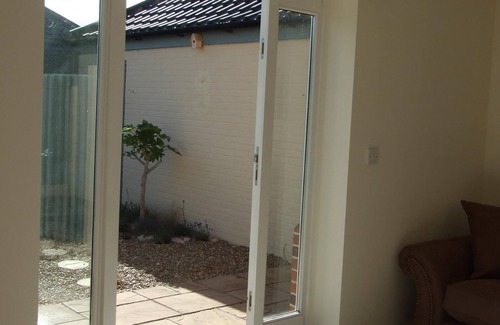 Winterton-on-Sea Cottage | Beautifully furnished, comfortable holiday cottage close to a huge sandy beach.