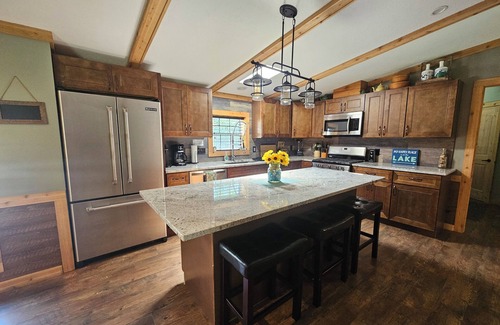 New Lisbon House | Beautifully fully remodeled cabin in the woods