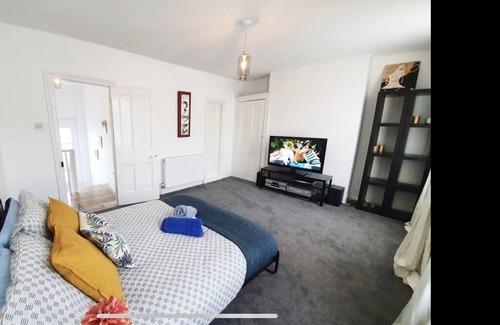Leabridge Apartment | Beautifully Furnished 2 Bed Flat in prime location