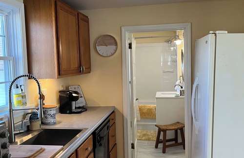 Hillsdale House | Beautifully furnished 3-bedroom home located half a mile from Hillsdale College