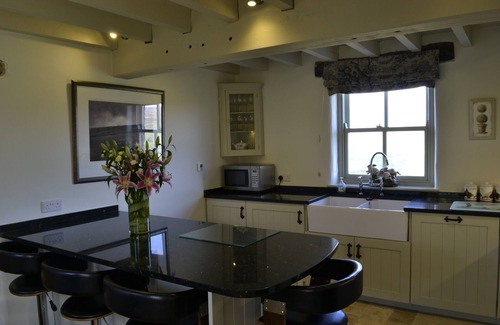 Fremington Cottage | Beautifully presented farmhouse with stunning views and walks from the doorstep.