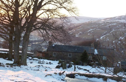 Fremington Cottage | Beautifully presented farmhouse with stunning views and walks from the doorstep.