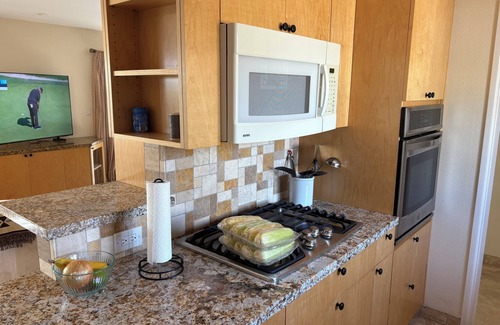 Clairemont House | Beautifully landscaped 3-BR/2BA house. centrally located/beaches,downtown+more
