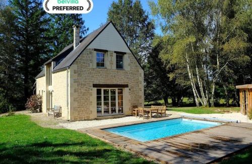 Auriac House | Beautifully located country house with heated pool