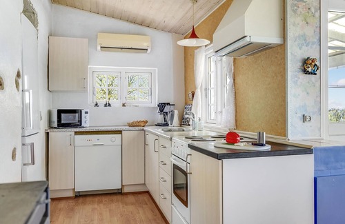 Allingabro House | Beautifully located cottage, it is located in the first row on the beach.