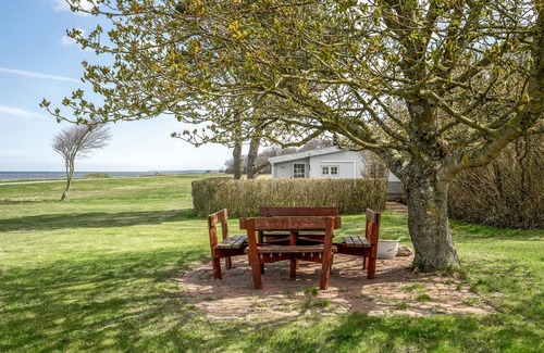 Allingabro House | Beautifully located cottage, it is located in the first row on the beach.