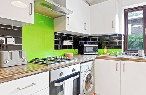 Walworth House | Beautifully Presented 2BD House, South East London