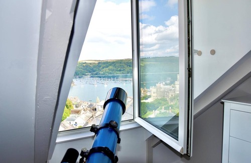Fowey House | Beautifully presented coastal townhouse in central Fowey, panoramic river views