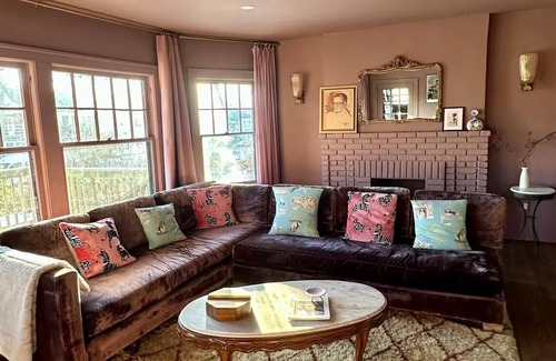 Cleveland House | Beautifully Remodeled 3-bedroom house with AC in Cleveland Heights.