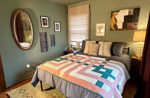 Cleveland House | Beautifully Remodeled 3-bedroom house with AC in Cleveland Heights.