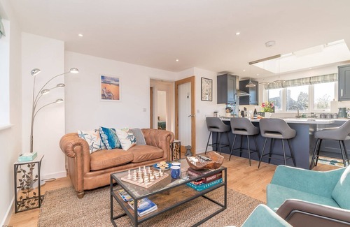 Dyffryn Ardudwy Cottage | Beautifully Renovated Two Bedroom Bungalow Near the Beach | Y-Berllan