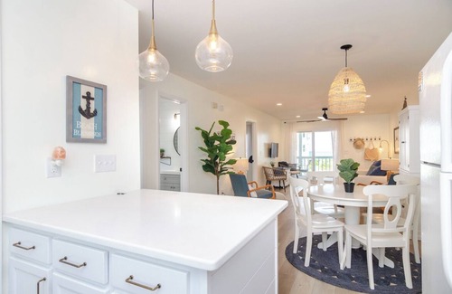 North Carolina Coast Condo | Beautifully Remodeled 2 BR with Ocean Views