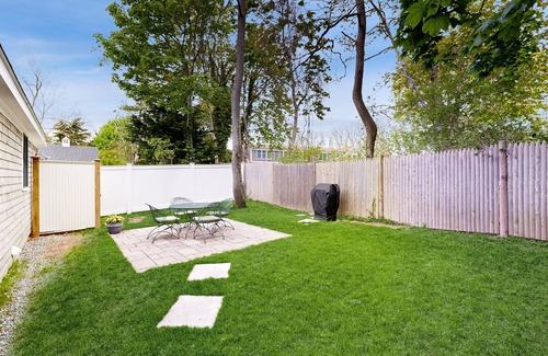 Orleans Cottage | Beautifully remodeled cottage near the beach with central AC, gas grill & lawn
