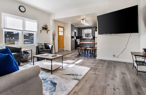 Oconto House | Beautifully remodeled, Oconto Hideaway that is the perfect location for your next stay in Oconto