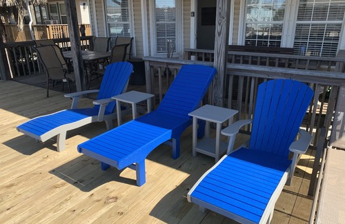Galveston House | Beautifully remodeled canal home, short walk from beach! Pet friendly, WiFi