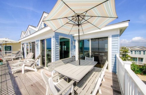 Harvey Cedars House | Beautifully renovated ocean front home in Harvey Cedars