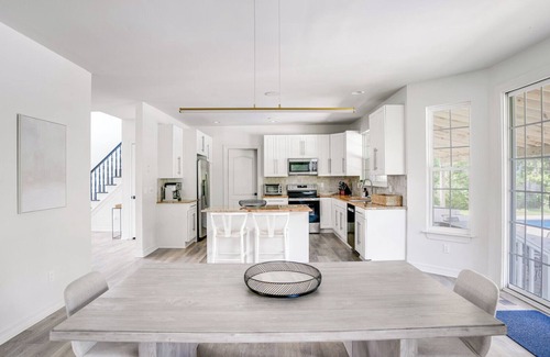 Shinnecock Hills House | Beautifully renovated home, entertainers dream, saltwater pool and spa,.