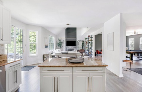 Shinnecock Hills House | Beautifully renovated home, entertainers dream, saltwater pool and spa,.