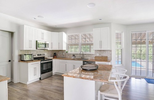 Shinnecock Hills House | Beautifully renovated home, entertainers dream, saltwater pool and spa,.