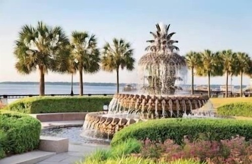 West Ashley House | Beautifully renovated, walkable home in Charleston - close to everything!
