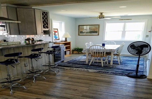 Charlestown House | Beautifully Renovated, Central AC, wash/dryer, dishwasher, New Appliances.