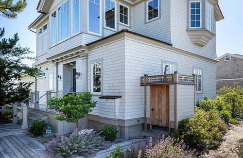 Gloucester House | Beautifully renovated OCEAN-FRONT luxury home on private beach