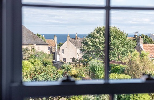 Crail House | Beautifully renovated three bedroomed house with fabulous gardens