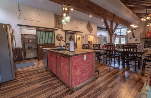 Mars Hill House | Beautifully renovated Horse Stable on 14 mountain acres walking distance to town
