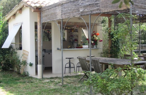 Sardan Cabin | Beautifully restored authentic circus wagon