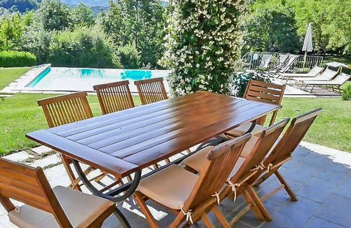 Camporgiano Cottage | Beautifully Restored Barn, fantastic views, peaceful, WIFI, close facilties