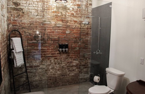 Gallatin Cottage | Beautifully Restored Historic Guesthouses /Boutique Finishes /Close to Nashville