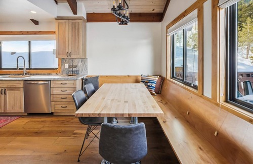Olympic Valley House | Beautifully Updated 3 Bedroom in Olympic Valley