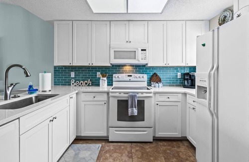 Butler Beach Condo | Beautifully Updated 2 King Beds 2 BR/2 BA w/view in St Augustine
